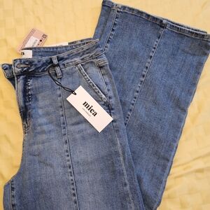 Women's Wide Leg Denim Jeans in Classic Blue